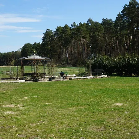 Romantik-ferienhaus -vier Sterne- Idyllische Lage Naehe Berlin