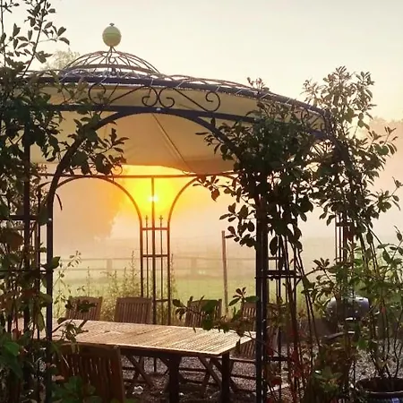 Romantikferienhaus Am Schloesschen - Sauna, Kamin & Seenlandschaft Nahe Berlin