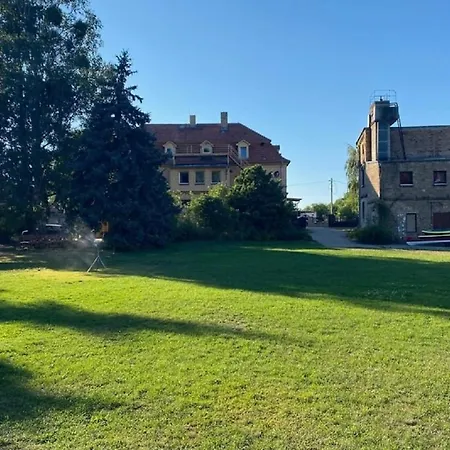펜션 Romantikferienhaus Am Schloesschen - Sauna, Kamin & Seenlandschaft Nahe Berlin