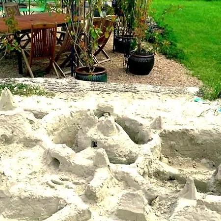 Romantikferienhaus Am Schloesschen - Sauna, Kamin & Seenlandschaft Nahe Berlin Semesterbostad